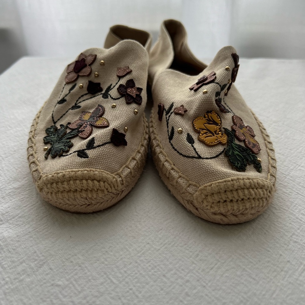 New Tory Burch Espadrilles with embroidered leather flowers Size 6 - Picture 7 of 9